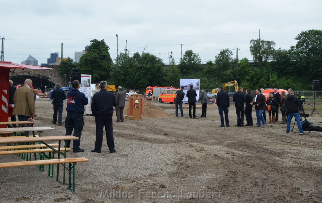 Erster Spatenstich Neues Feuerwehrzentrum Koeln Kalk Gummersbacherstr P036.JPG - Miklos Laubert
